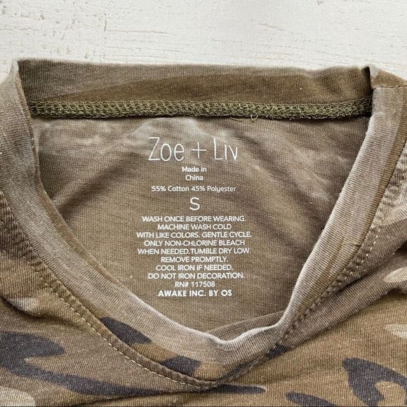Zoe + Liv | Basic Pocket Camo Short Sleeve Tee, Small Small - Picture 4 of 10